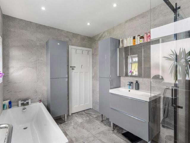 House for sale in Roundhay, West Yorkshire