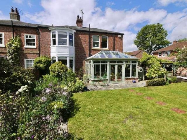 House for sale in Tickhill, South Yorkshire
