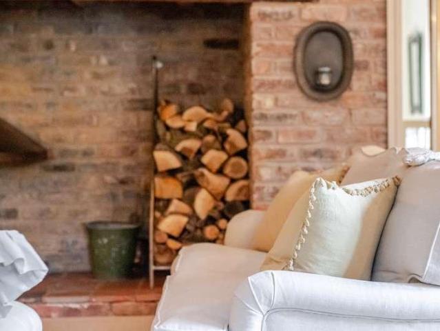 House for sale in Cuddington, Cheshire