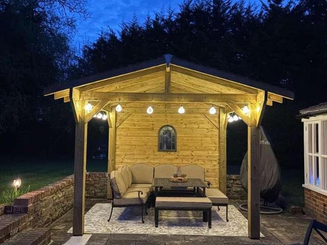 House for sale in Frith End, Bolton Low Houses
