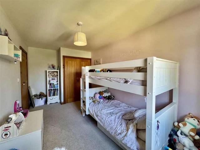 House for sale in Holmfirth, Honley