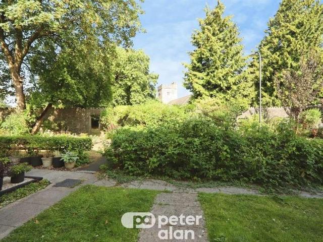 House for sale in Llantarnam, Wales