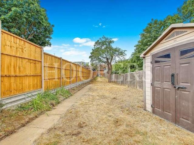 House for sale in Dudden Hill, Greater London
