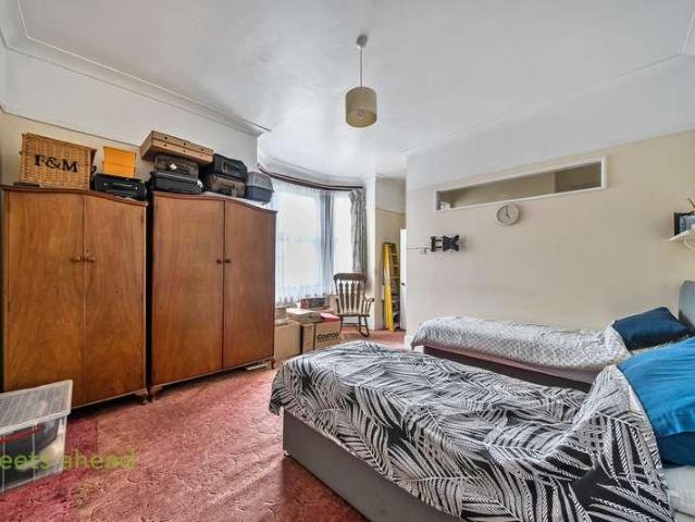 House for sale in London Borough of Croydon, Thornton Heath