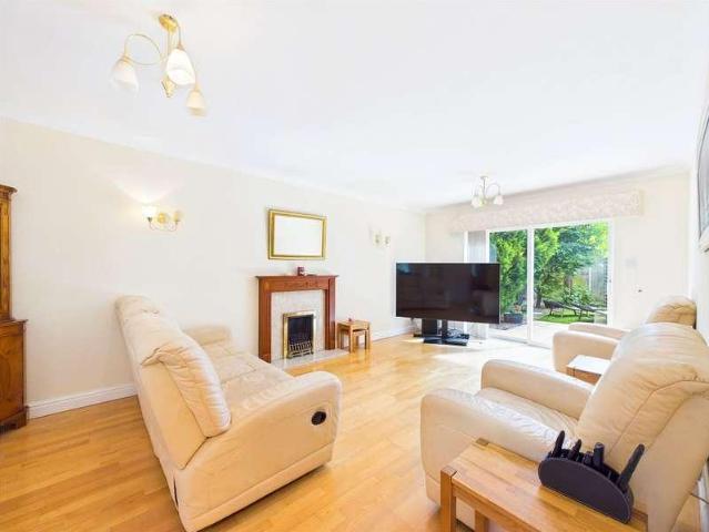 House for sale in St. Peter the Great County, St Peters