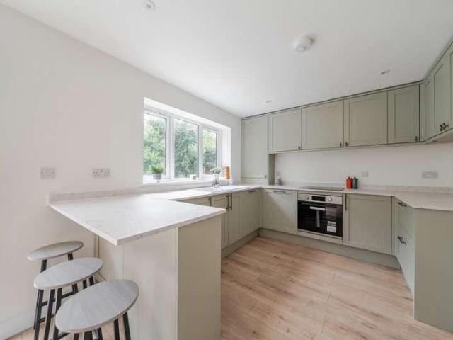 House for sale in Fole, Surrey
