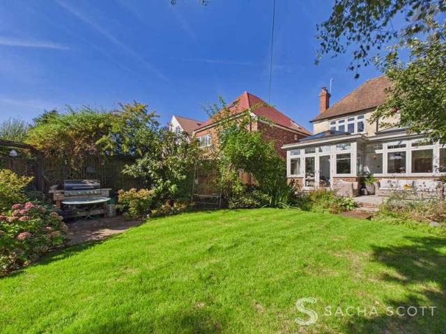 House for sale in Nork, Red Hill