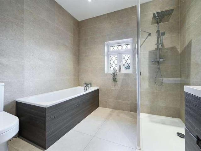 House for sale in Nork, Red Hill