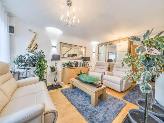 House for sale in Lower Halliford, Surrey