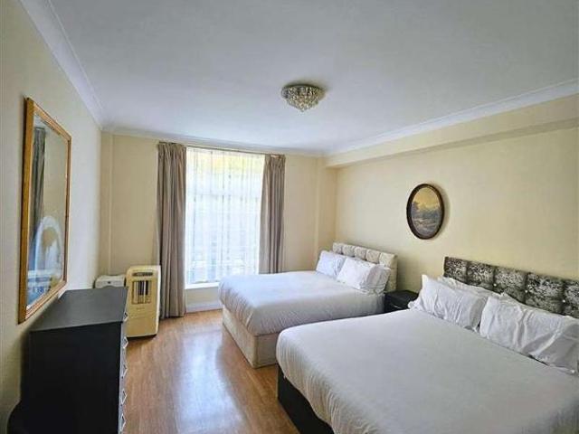 Flat for sale in Paddington, Greater London