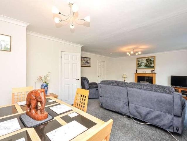 House for sale in Clwyd