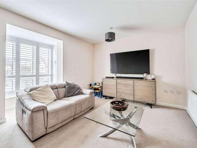 House for sale in Berryfield, Buckinghamshire