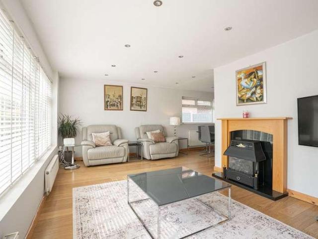 House for sale in Upton-by-Chester, Two Mills