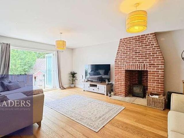 House for sale in Chipping Hill, Essex