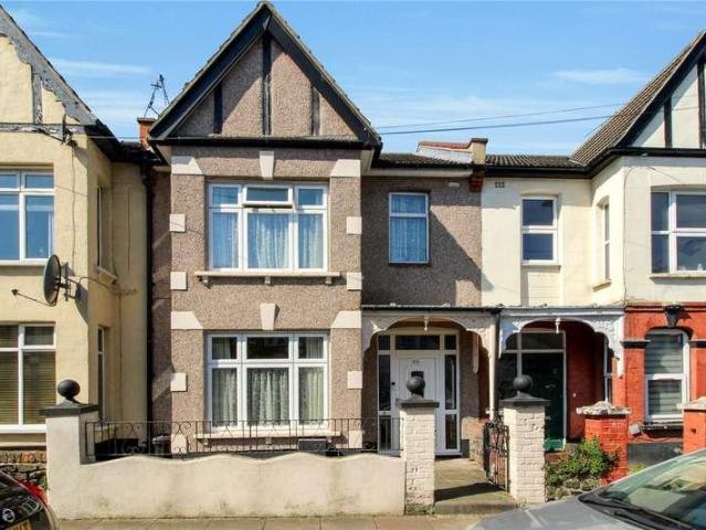 House for sale in Westcliff-on-sea, Milton