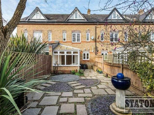 House for sale in Cockfosters, Greater London