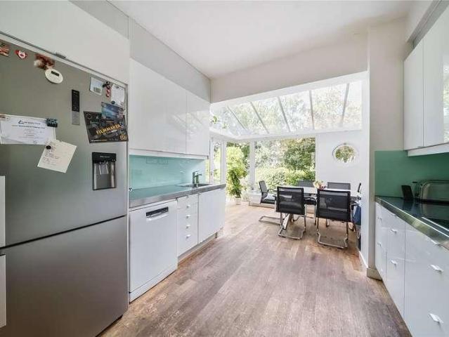 House for sale in Muswell Hill, Greater London