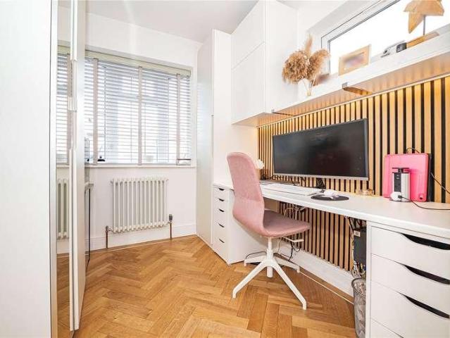 House for sale in Royal Borough of Kingston upon Thames, Greater London
