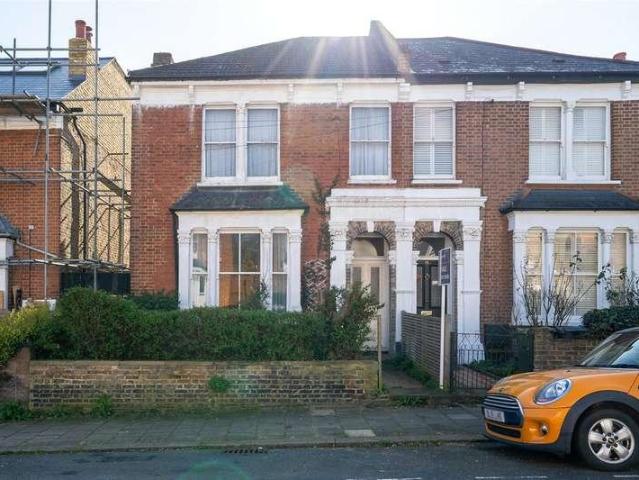 House for sale in Tulse Hill, Greater London