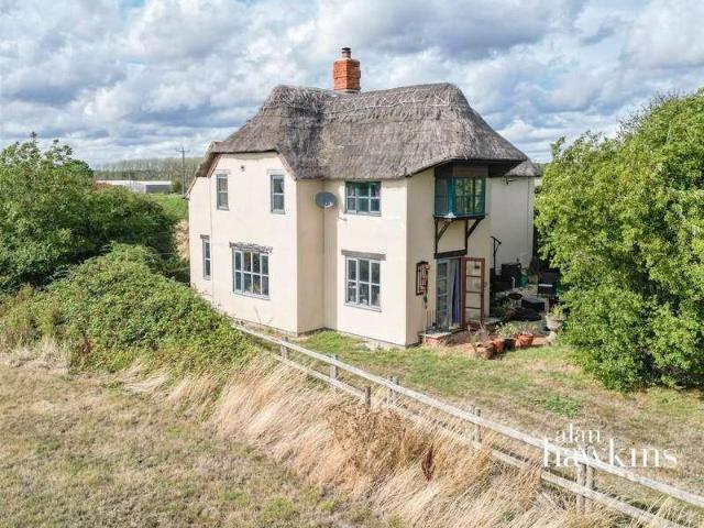 House for sale in Bushton, Wiltshire