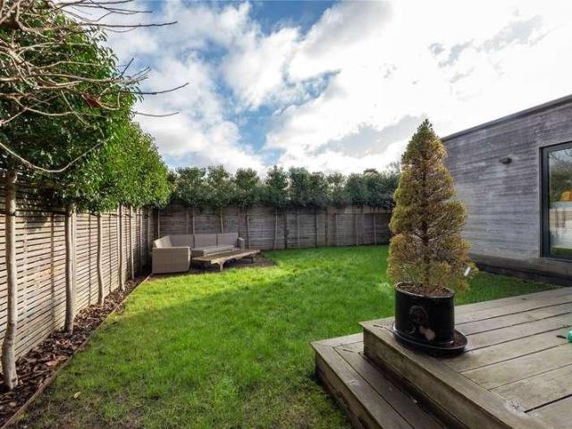 House for sale in Tower Hill, Pachesham Park