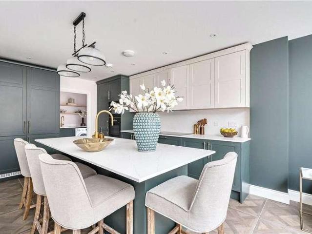 House for sale in Woodmansterne, Reigate and Banstead