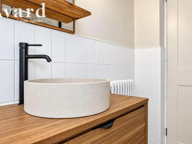 House for sale in Round Hill, Brighton & Hove