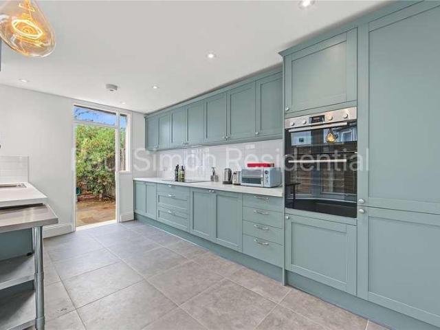 House for sale in Hornsey, Greater London