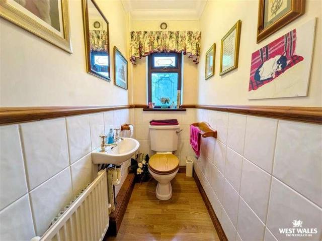 House for sale in Idole, Wales