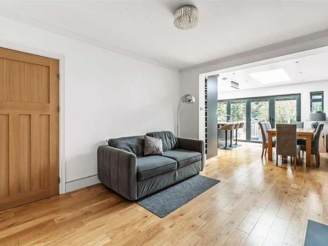 House for sale in Stoneleigh, Ewell