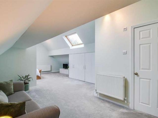 House for sale in Featherstone, Old Snydale