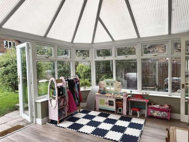 House for sale in Shirebrook Park, Charlesworth