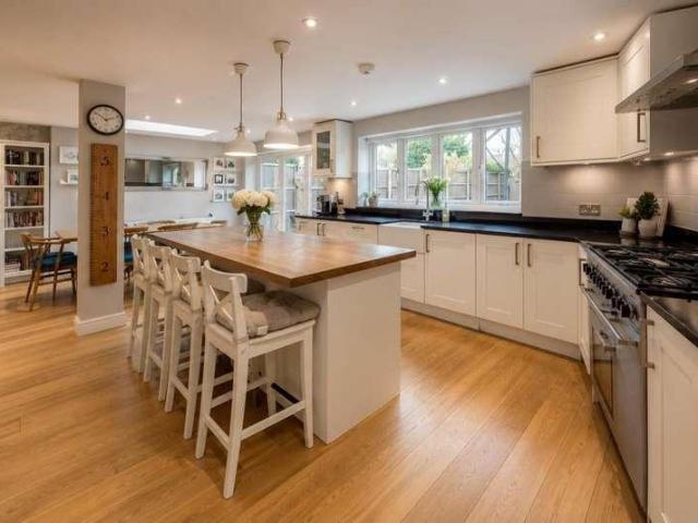 House for sale in Elstree and Borehamwood, Borehamwood