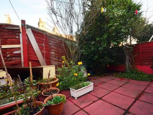 House for sale in E13, London