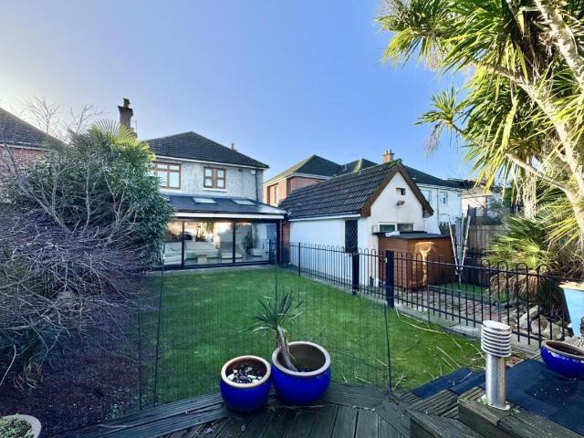 House for sale in Queens Park, Bournemouth