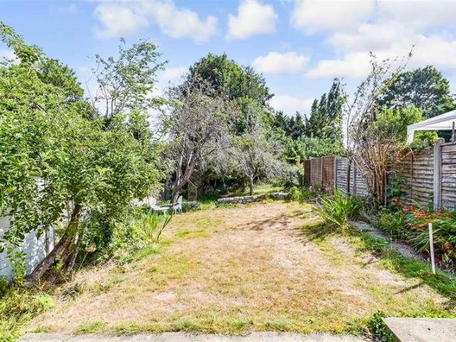 House for sale in Allington, Midway
