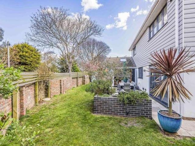 House for sale in Littlecote, West Sussex