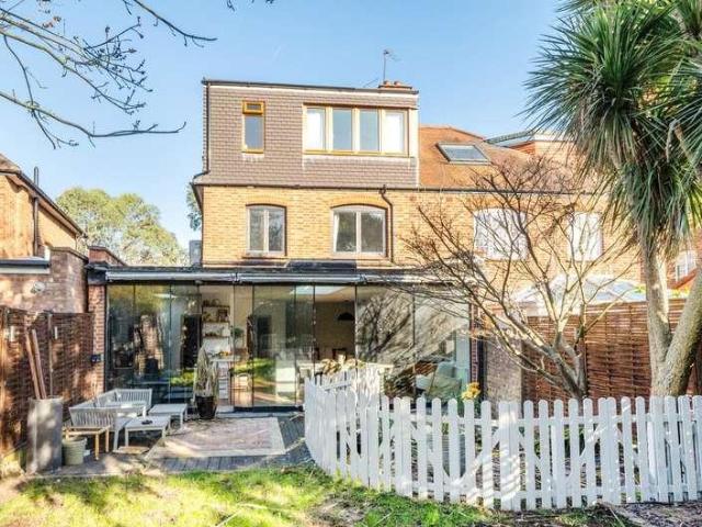 House for sale in Woodside Park, Greater London
