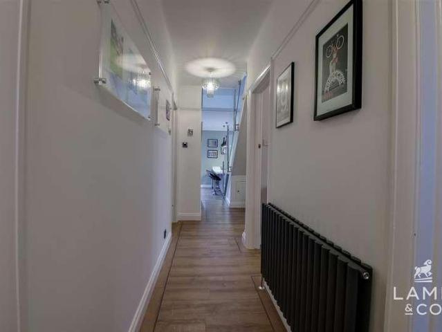 House for sale in Holland-on-Sea, Dale Hill