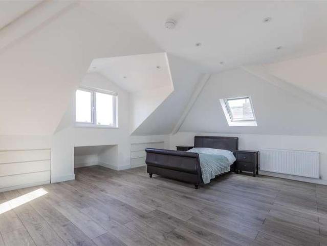 House for sale in Penylan, Falcon Lodge