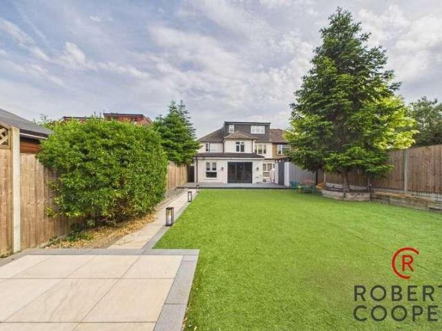 House for sale in Ickenham, Greater London