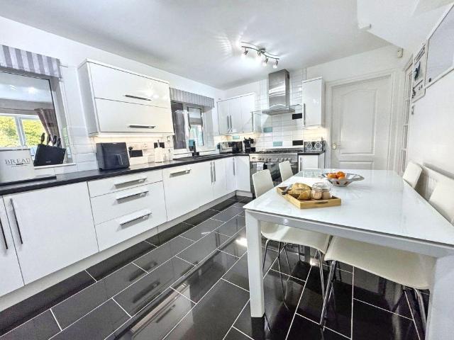 House for sale in Lambton