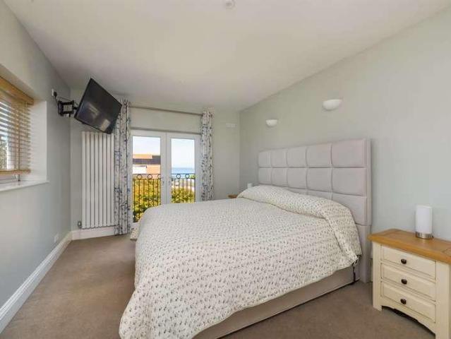 House for sale in Hampton, The Bridge