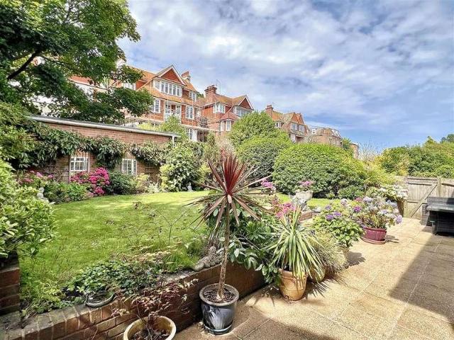 House for sale in Holywell, Eastbourne