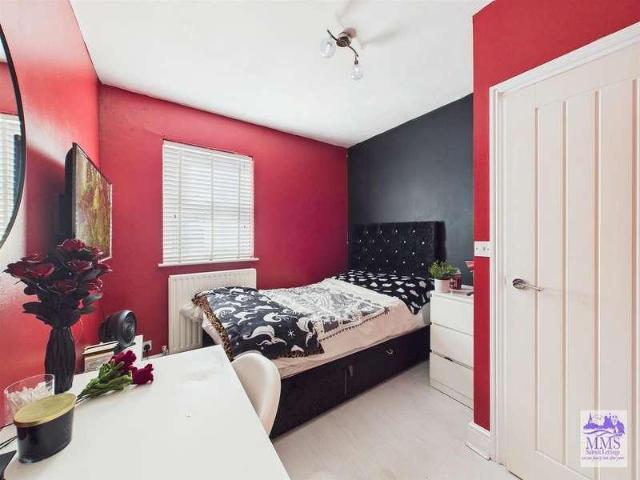 House for sale in Brompton, Gillingham