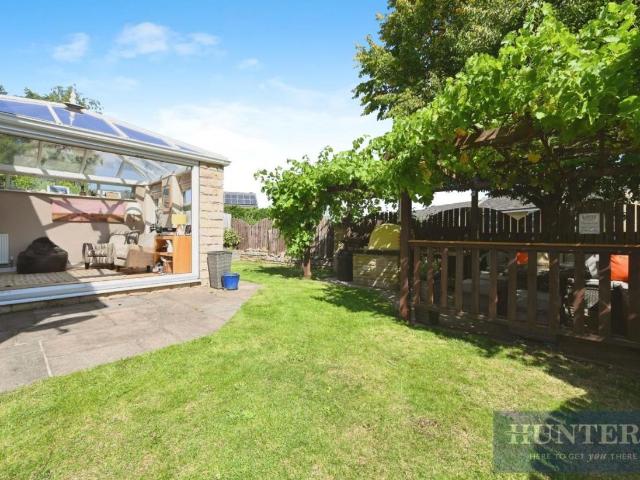 House for sale in Greengates, West Yorkshire