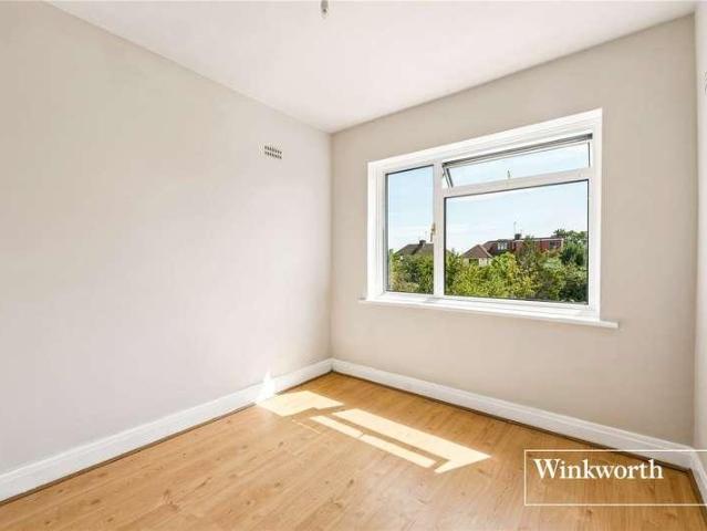 House for sale in North Finchley, Greater London