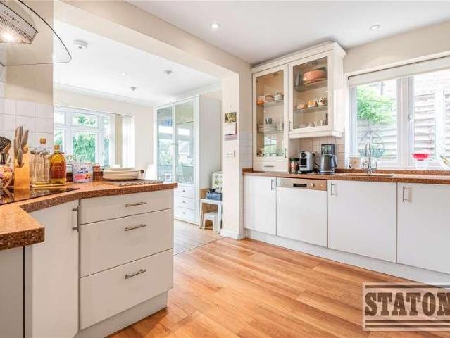 House for sale in Hadley Wood, Greater London