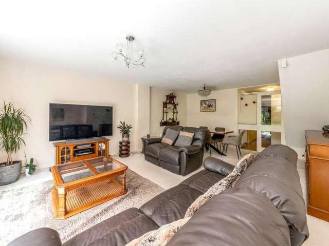 House for sale in Croydon, Addiscombe