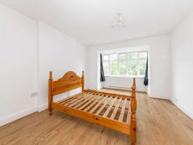 House for sale in Herne Hill, Greater London